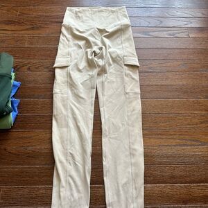 Chic High-Waisted Beige Cargo Leggings